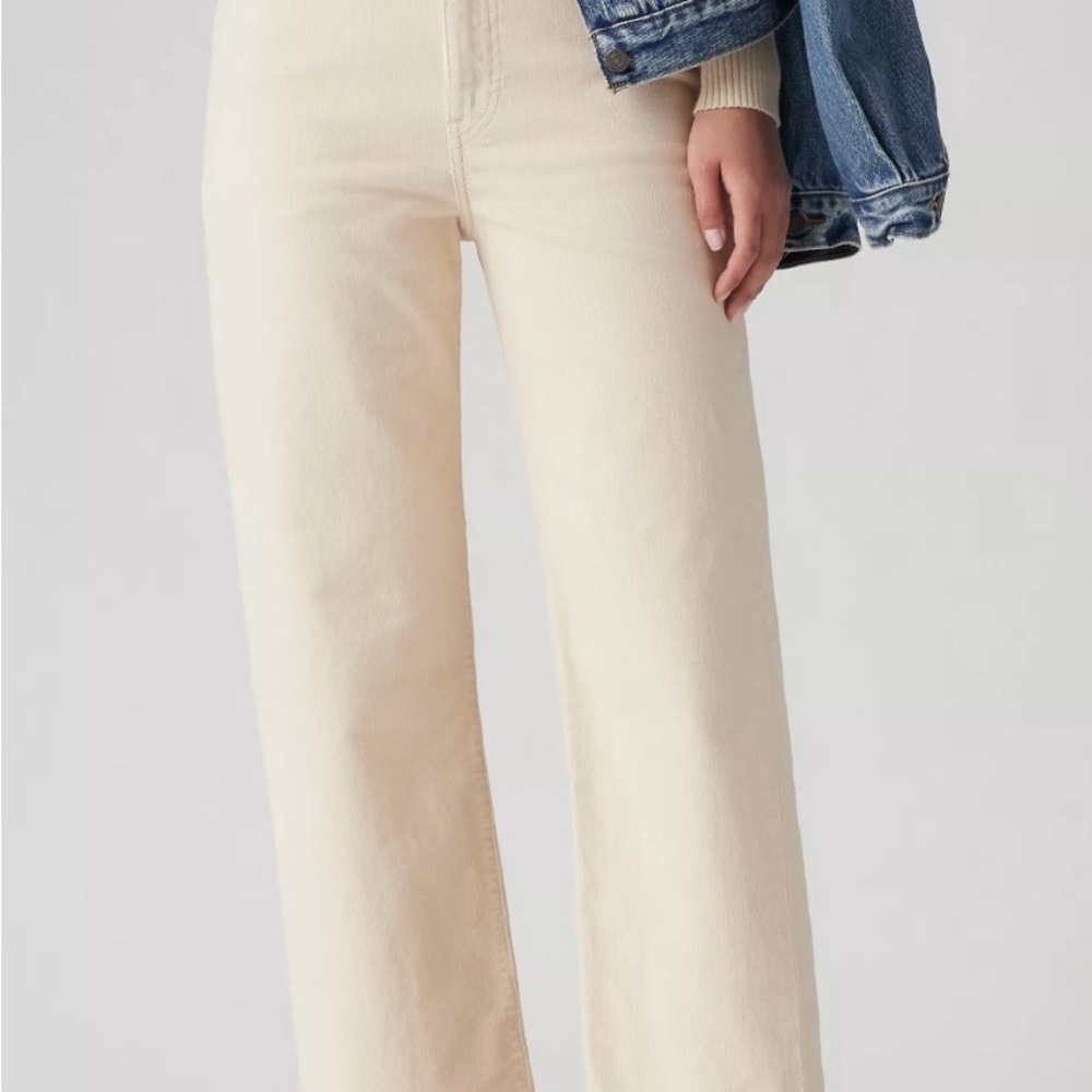 Levi’s Women's White Swan colour corduroy pants Size 30, 27 inseam